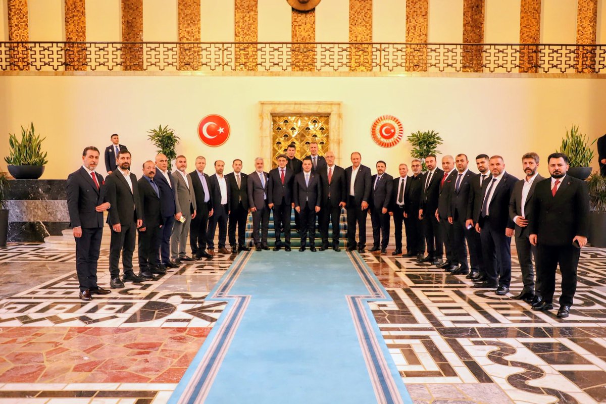 Korkutata_Zeki's tweet photo. 📍Türkiye Büyük Millet Meclisi 

Bingöl Ticaret ve Sanayi Odası Başkanımız Sayın Kadir Çintay ve kıymetli yönetim kurulu üyeleriyle birlikte Gazi Meclisimizde;

Sanayi ve Teknoloji Bakanımız Sayın Mehmet Fatih Kacır, Plan ve Bütçe Komisyonu Başkanımız Sayın Mehmet Muş ve Millî Savunma Komisyonu Başkanımız Sayın Hulusi Akar ile bir araya geldik.

Nazik misafirperverlikleri ve yakın ilgileri dolayısıyla kendilerine teşekkür ediyoruz.