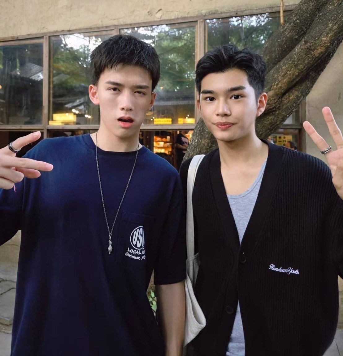 _jm_pp's tweet photo. ไหล่โดนจอ หล่อโดนใจ 💖
หล่อมาก!! คิว2จบแล้วเก่งมาก👏🏻
#CCCSummerCrushQ2
#heroidea ⋆
#heroaschawin #idea_frags https://t.co/7rBJJx9kcj