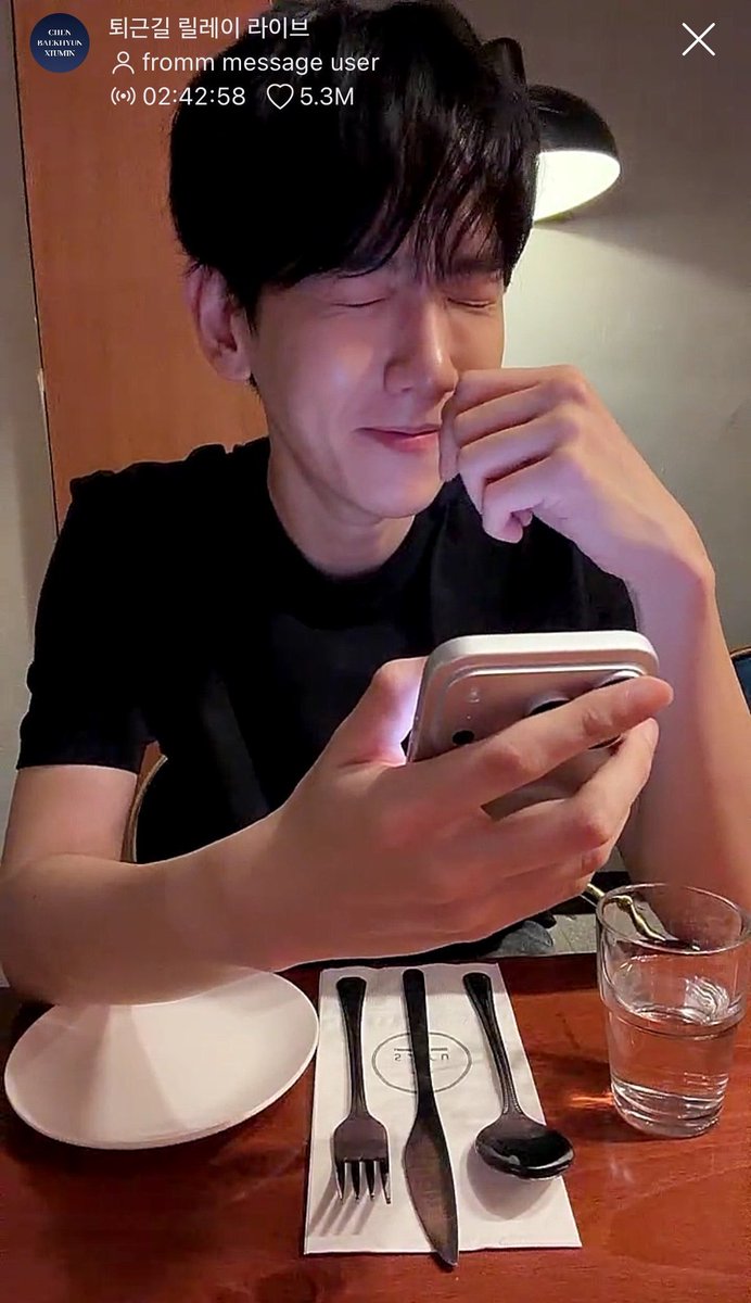 mechocola's tweet photo. แบคฮยอนเขินอะไรในโทรศัพท์

                                                    👇เฉลย https://t.co/zuotsSjTQj
