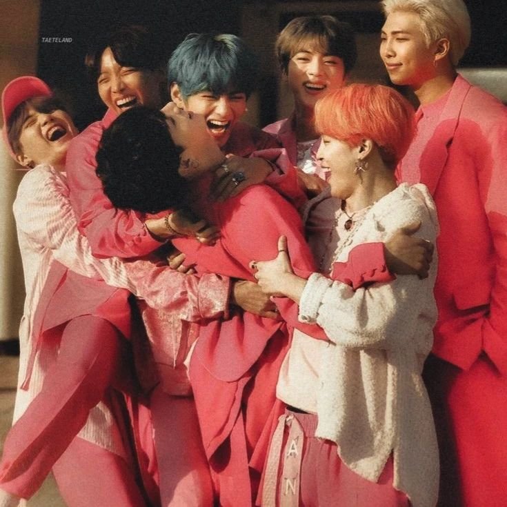 riahna777's tweet photo. Cool girl vote #bts for fan's choice Male at #2026MAMAVOTE

 ណាគេអត់vote Vai hy na https://t.co/9t3yf4aWxc