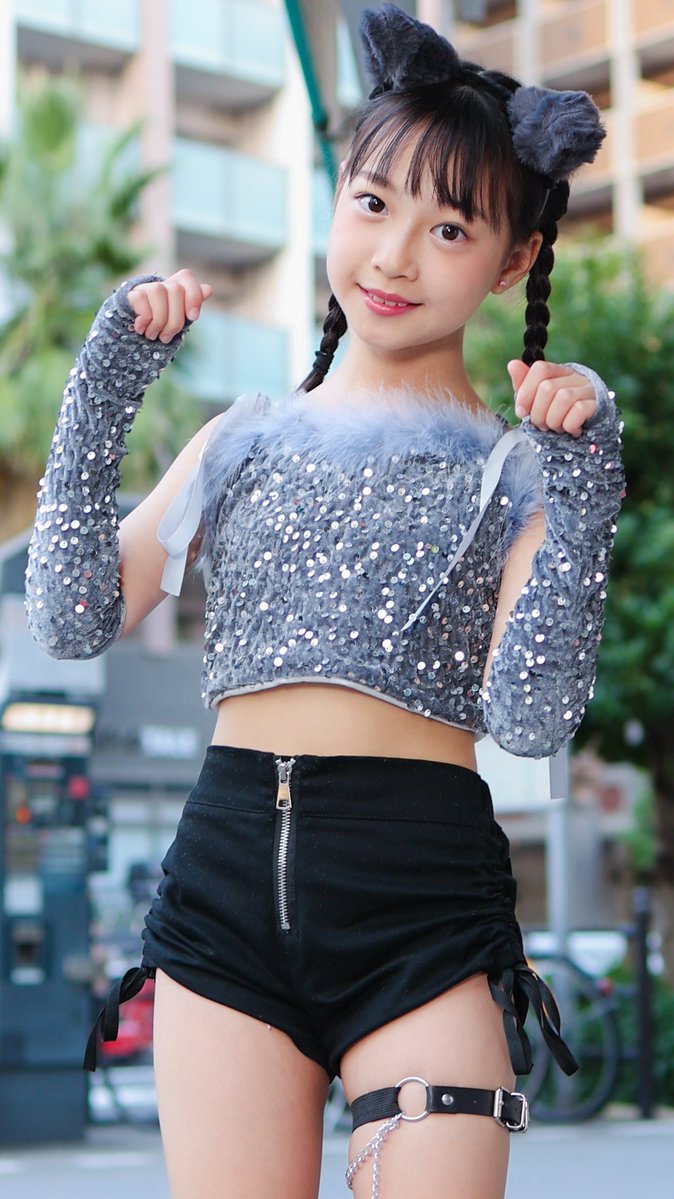 yoshi_hoshi44's tweet photo. おお神♡えむたん🩶🖤
えむたん個撮①
大阪アイパレアフター撮影会
2026.10.12 日本橋周辺
#えむたん #PINKYROCKETS
#大阪モデル撮影会
しっぽフリフリダンス可愛かった🤭 https://t.co/qFBA6Ko5CL