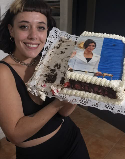 Walterk17583836's tweet photo. Muchos no quieren ir al cumpleaños de mi prima...
Mi prima... https://t.co/s2HRHUwi1T
