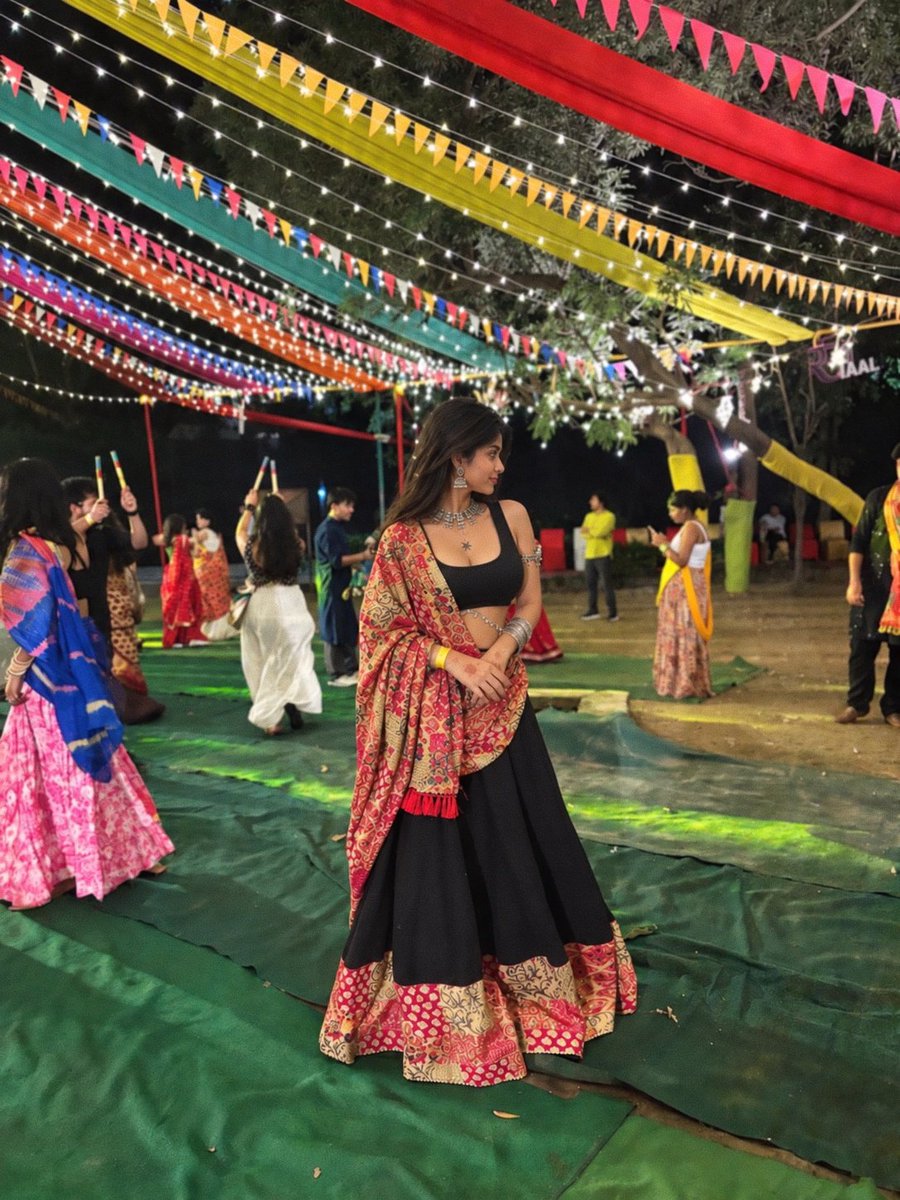 ShipraDeyy's tweet photo. #navratri2026 https://t.co/WcURu60wej