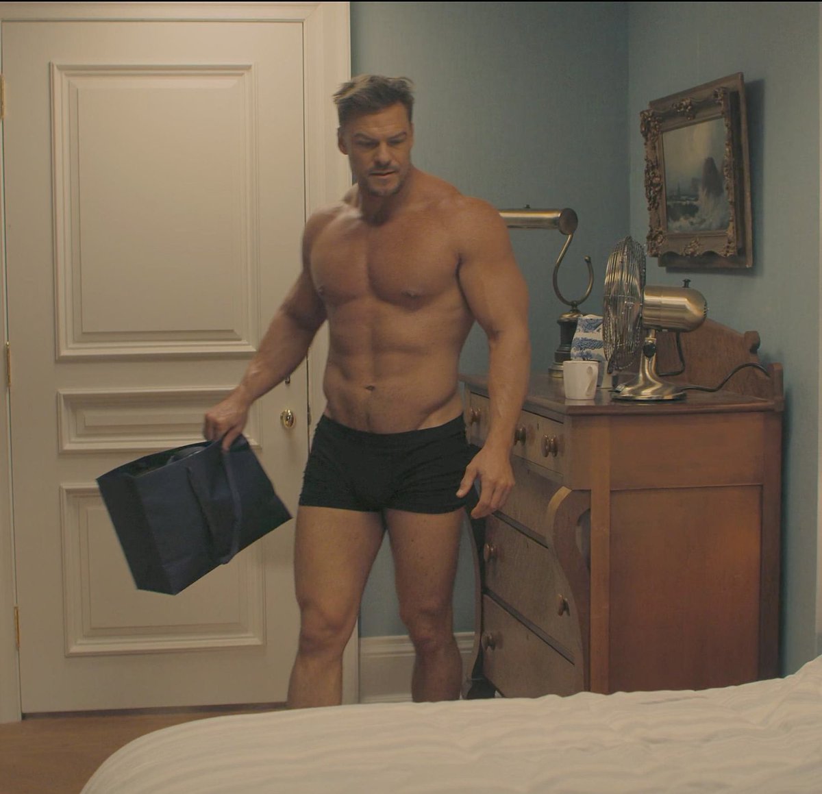 alanritchsonhq tweet picture