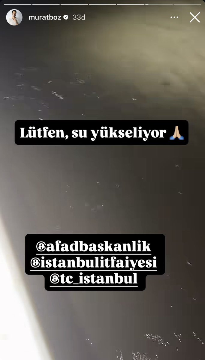 MuzikveTV's tweet photo. Demet Özdemir ve Murat Boz’un bulunduğu stüdyoyu sular basmış. Ayrıca başka çalışanlar da varmış. Yardım bekliyorlarmış. Sular da yükseliyormuş. Umarım yardım hemen ulaşır bölgeye. https://t.co/G1MYvksh99