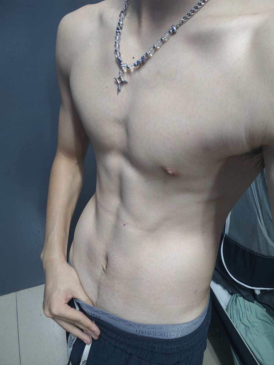 Ethanmbub's tweet photo. 来楼梯口一下
#薄肌 #腹肌 #白皮 #男大 https://t.co/qGudcDmDGR