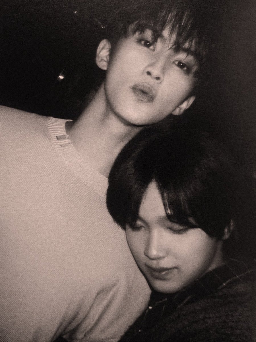 belovedmkhc's tweet photo. i love you so badly. https://t.co/fyek7yVtrK