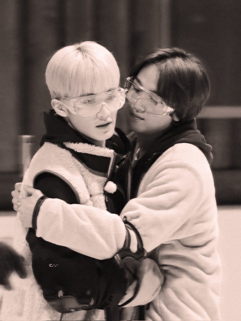 belovedmkhc's tweet photo. i love you so badly. https://t.co/fyek7yVtrK
