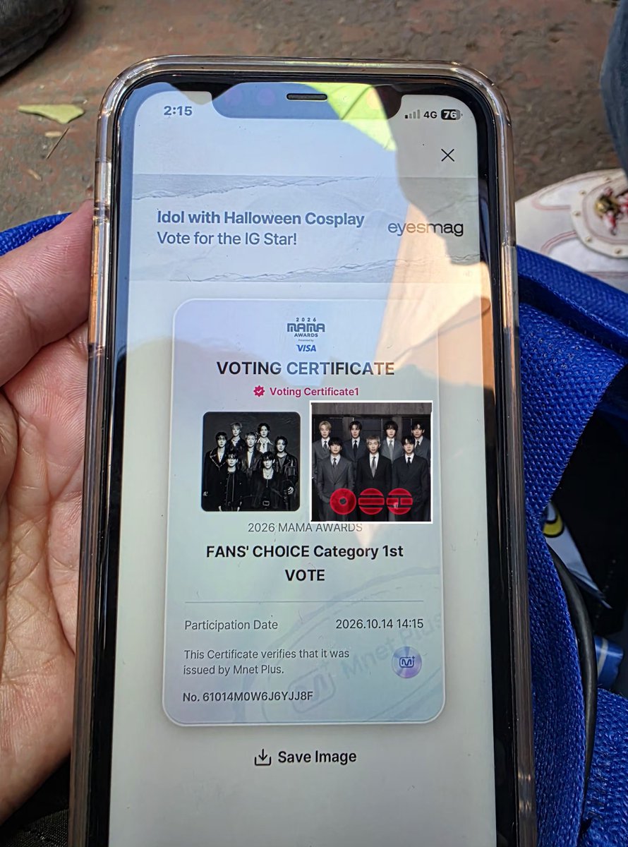 BTSDailyChile's tweet photo. Armys en la fila del estadio... voten 👇

BTS EN CHILE 
#BANGTANPALOOZA
@BTS_twt #ARIASBTS https://t.co/SWNXd7WixM