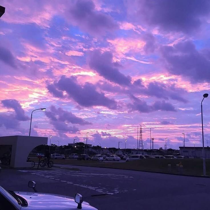 violettweets_'s tweet photo. purple skies. https://t.co/p4A7MszKBa