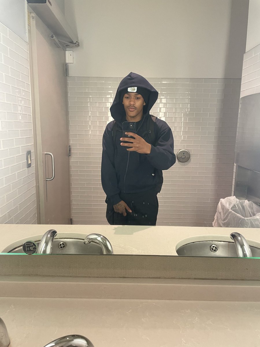 getbusy0109's tweet photo. Looking for ah bad bxtch i can lean on #phillylinks #phillybops #phillyteens https://t.co/g7Bmlh9t5Z
