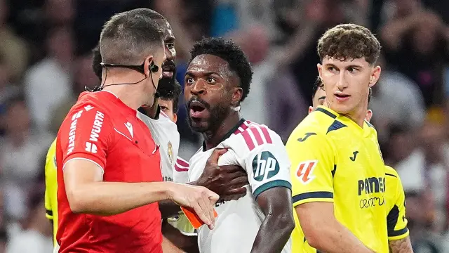 MadridSports_'s tweet photo. ‼️ ÚLTIMA HORA: el Comité le mete 4 PARTIDOS DE SANCIÓN a Vinicius Junior por su roja ante el Villarreal

▪️ 2 partidos por el tirón de pelo
▪️ 2 partidos por las protestas al árbitro

QUÉ VERGÜENZA https://t.co/y9wjKzaFtV