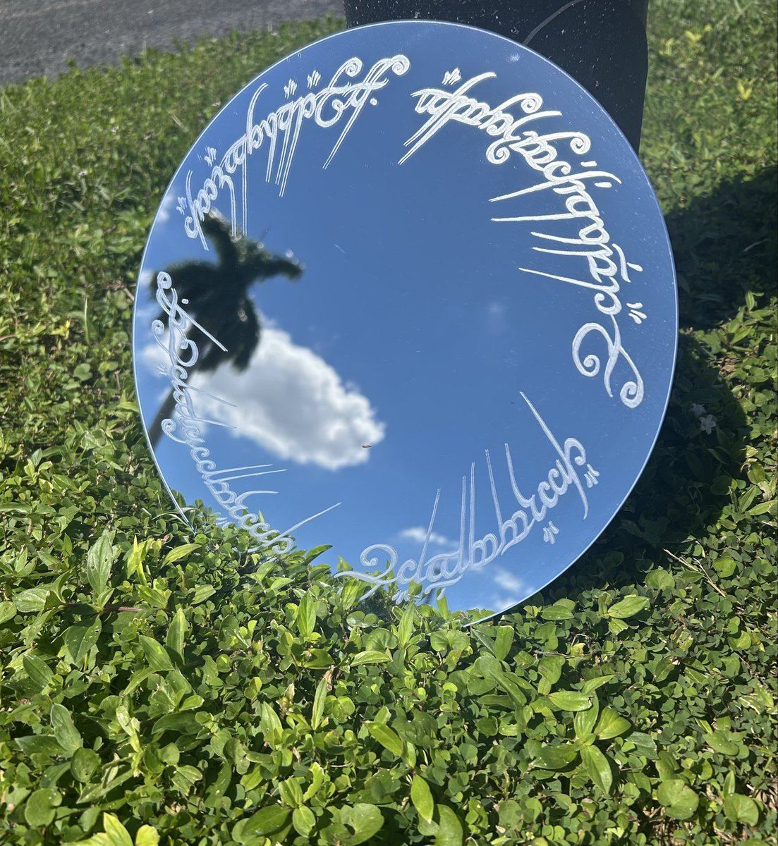 ExalahTV's tweet photo. engraved another lord of the rings mirror 🗡️ https://t.co/LDpUlrADVX