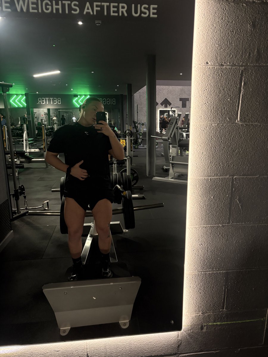 queenemm27's tweet photo. Powerful thighs. Empty wallets only.
Tribute or stay staring from the cheap seats.
Your move, pig.
#Findom #Paypig #MuscleWorship #FinancialDom #LegDay https://t.co/8hK1hBksYI