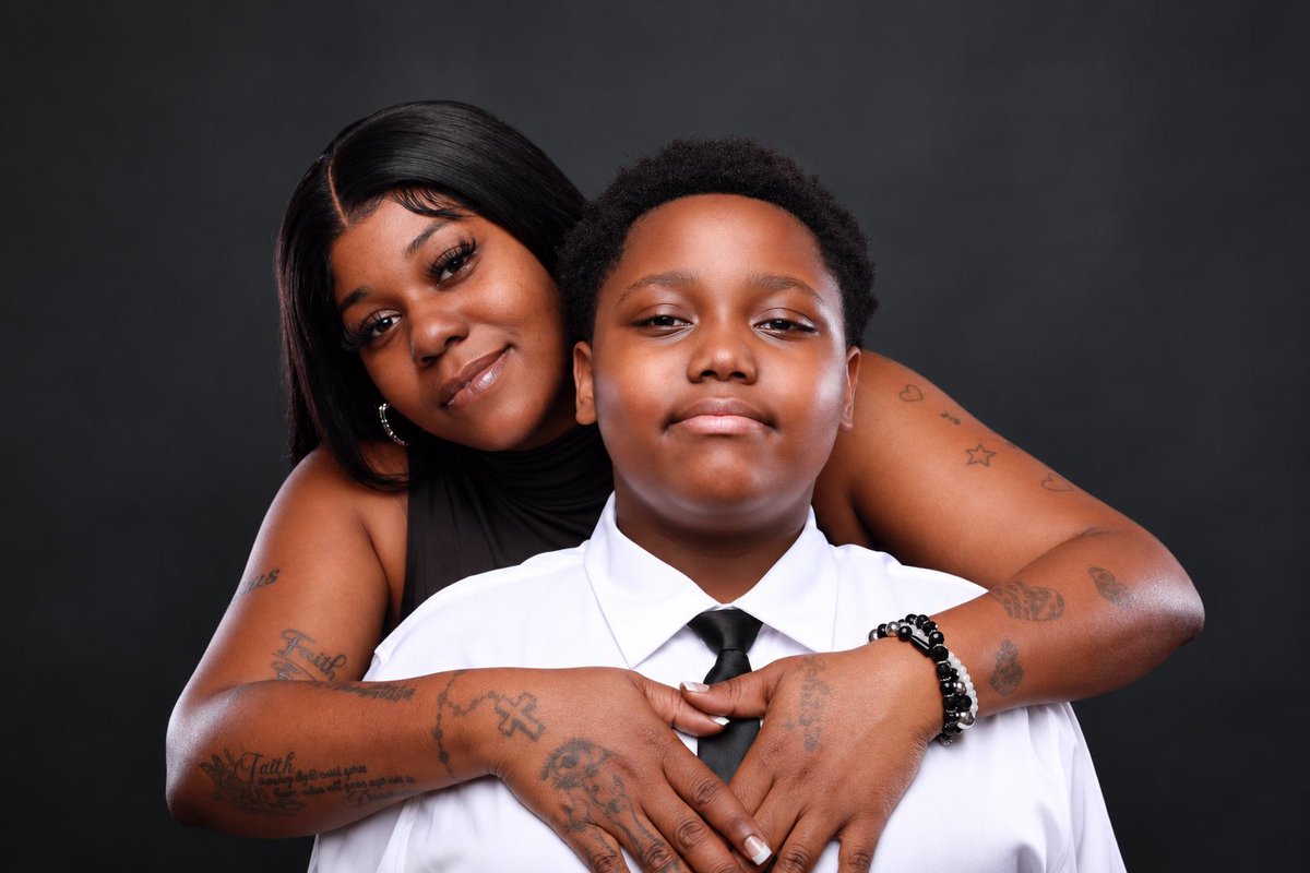 PrettyBless2133's tweet photo. #FamilyPictures 📸🖤🤎🤍 https://t.co/hcBjPYVAd4