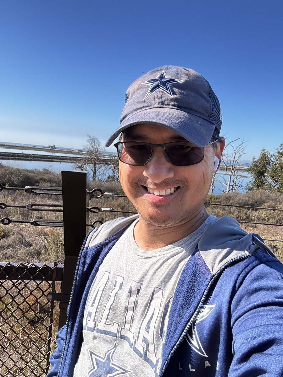 jonathan_shen7's tweet photo. Another walk tomorrow, Friday and Saturday and rest Sunday.  Yeah, I’m leaving my hoodie at home this time. 🍁🍂 ☀️ #dc4l #powerwalk #goodmorning #5milesdone✔️ https://t.co/sYRPQrA7pG