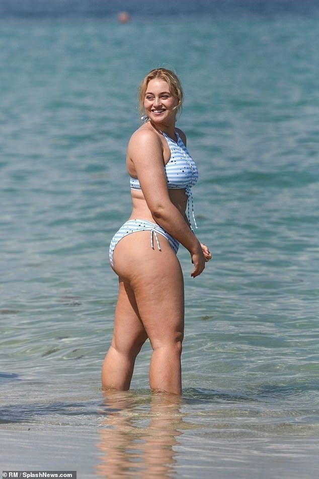 hollywoodfiles9's tweet photo. Iskra Lawrence.....The sunshine in her smile, magic in her presence. https://t.co/fLqirdqlAd