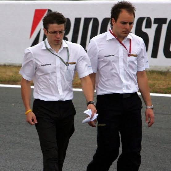 robertofunoat's tweet photo. Auguri di buon compleanno a Lambiase. Chi è il suo celebre collega in foto (ai tempi della Jordan) ? #F1 #Lambiase https://t.co/ll3x0ud9xh