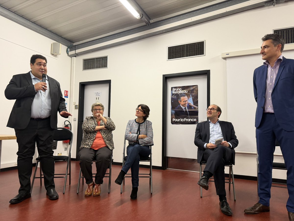 MathieuDelomier's tweet photo. [ LES REPUBLICAINS DE GIRONDE ]

Hier s’est tenu le comité départemental des @LRGironde , présidé par @Marc_Morin_ 

Au programme : présentation de l’organigramme de la Fédération, point sur les finances et préparation des prochaines actions.

#LesRepublicains33 #LesRepublicains https://t.co/hNl7kwiAt9
