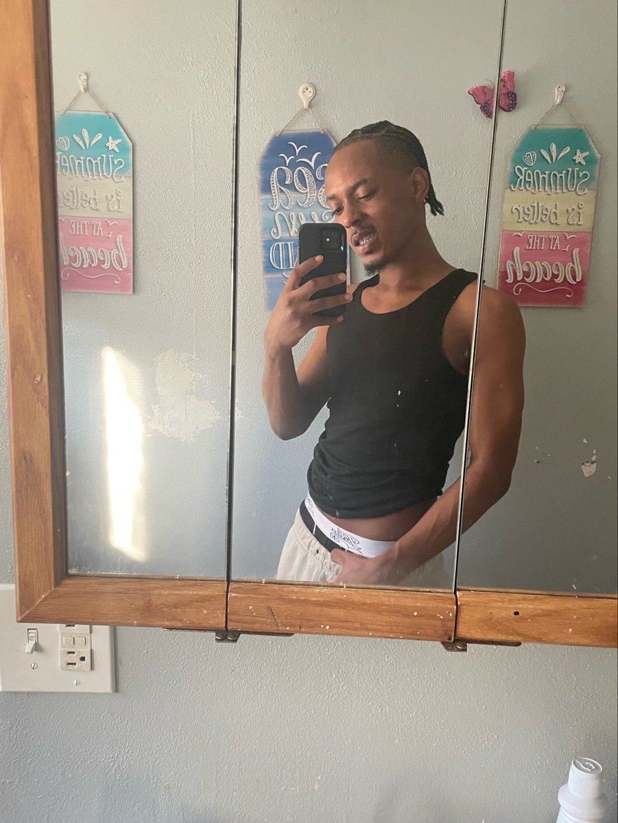 lilstylin's tweet photo. i love mirror pics https://t.co/XkuEBcjE9Q