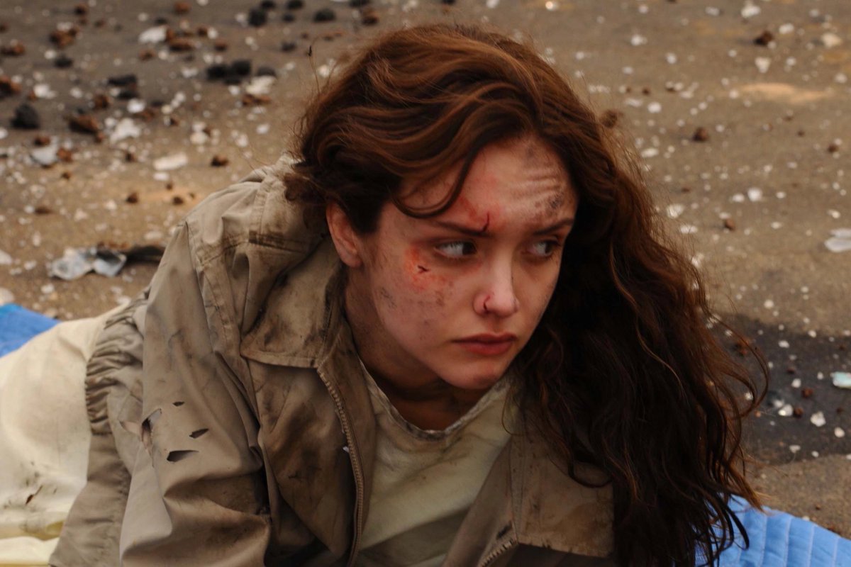 thinkercooke's tweet photo. olivia cooke covered in blood https://t.co/d435vpZxL0
