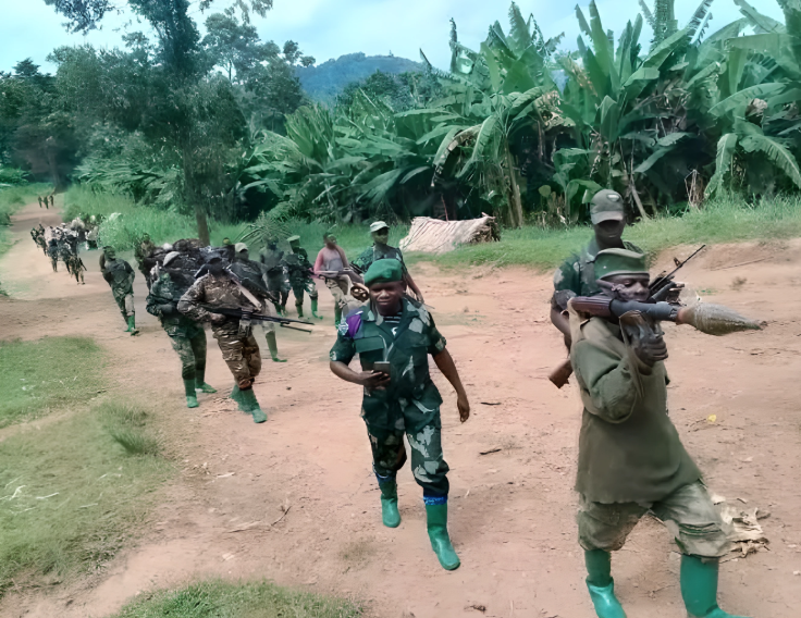 Newsupdateer's tweet photo. Il est indiqué que le village de #Kitavu, sur les rives du lac Kivu aurait été repris par les #Wazalendo après le délogement rebelles #M23 - #FRN aux côtés des #RDF Forces de Défense Rwandaises. Les Wazalendo avancent vers #Shasha dans le territoire de Masisi au Nord-Kivu. https://t.co/Jbv8zuG2Qo
