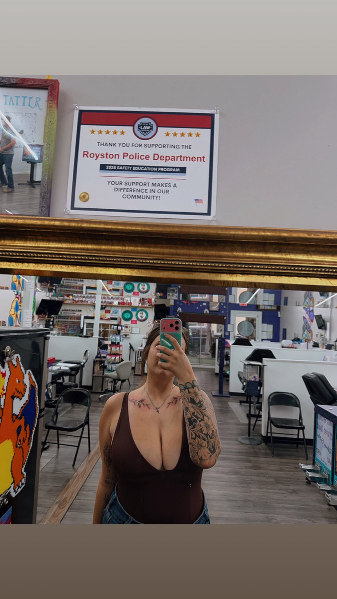 AllieCat_04's tweet photo. Love a good girls night and new tattoo 🩷 https://t.co/yGBXGakiu8