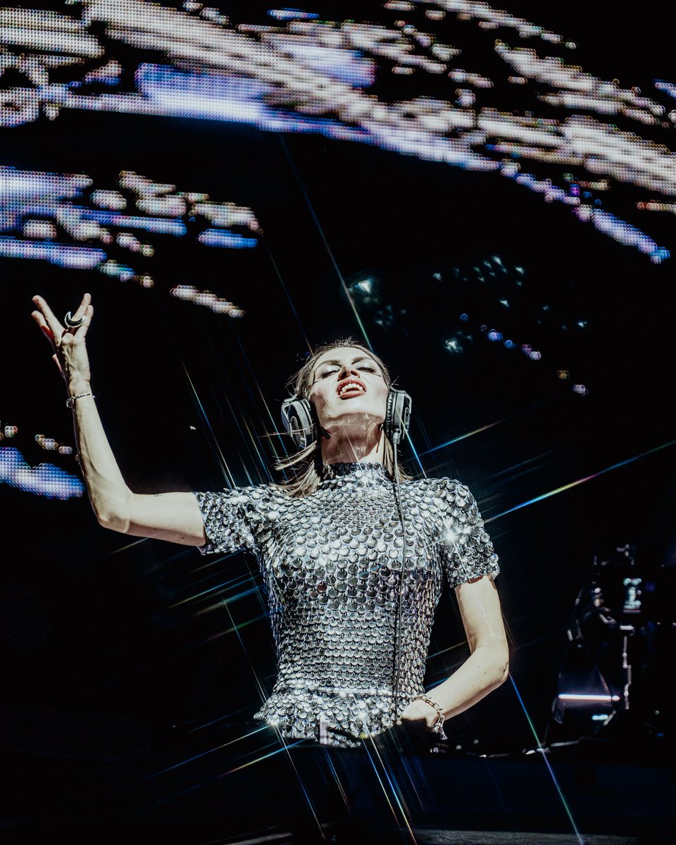 TheFactory93's tweet photo. Last Saturday, @saralandrydj made her @redrocksco debut, &amp; we’re still processing the experience 🖤 @pendulum (DJ set), Supergloss &amp; Lorely Mur joined the journey, moving across a spectrum of techno, bass, acid &amp; more to soundtrack a setting just as breathtaking as the music. https://t.co/RDOQKGmMgm
