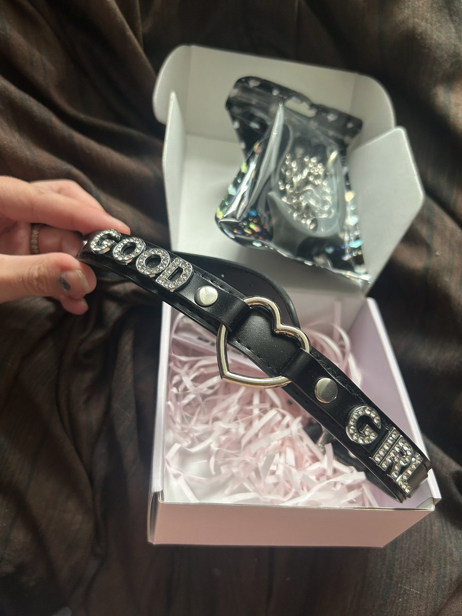 heavenssweethrt's tweet photo. cant wait to wear this beautiful gift tonight!!! will film so be on the look out for it 🤩💖 https://t.co/ILNyGdjalE