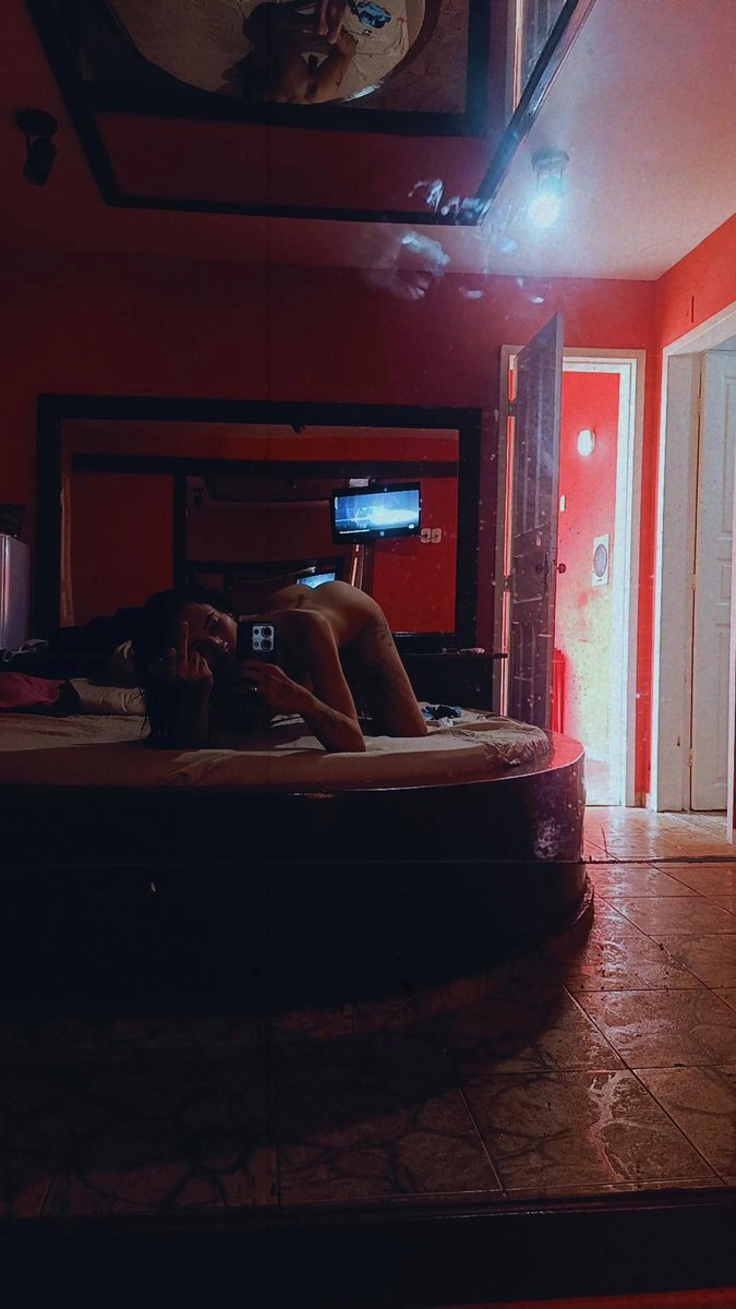 jhennyfer021's tweet photo. https://t.co/e2dq1Yd0ah Me seguir lá no Instagram vidas 🔥 https://t.co/wmrDNDY88m