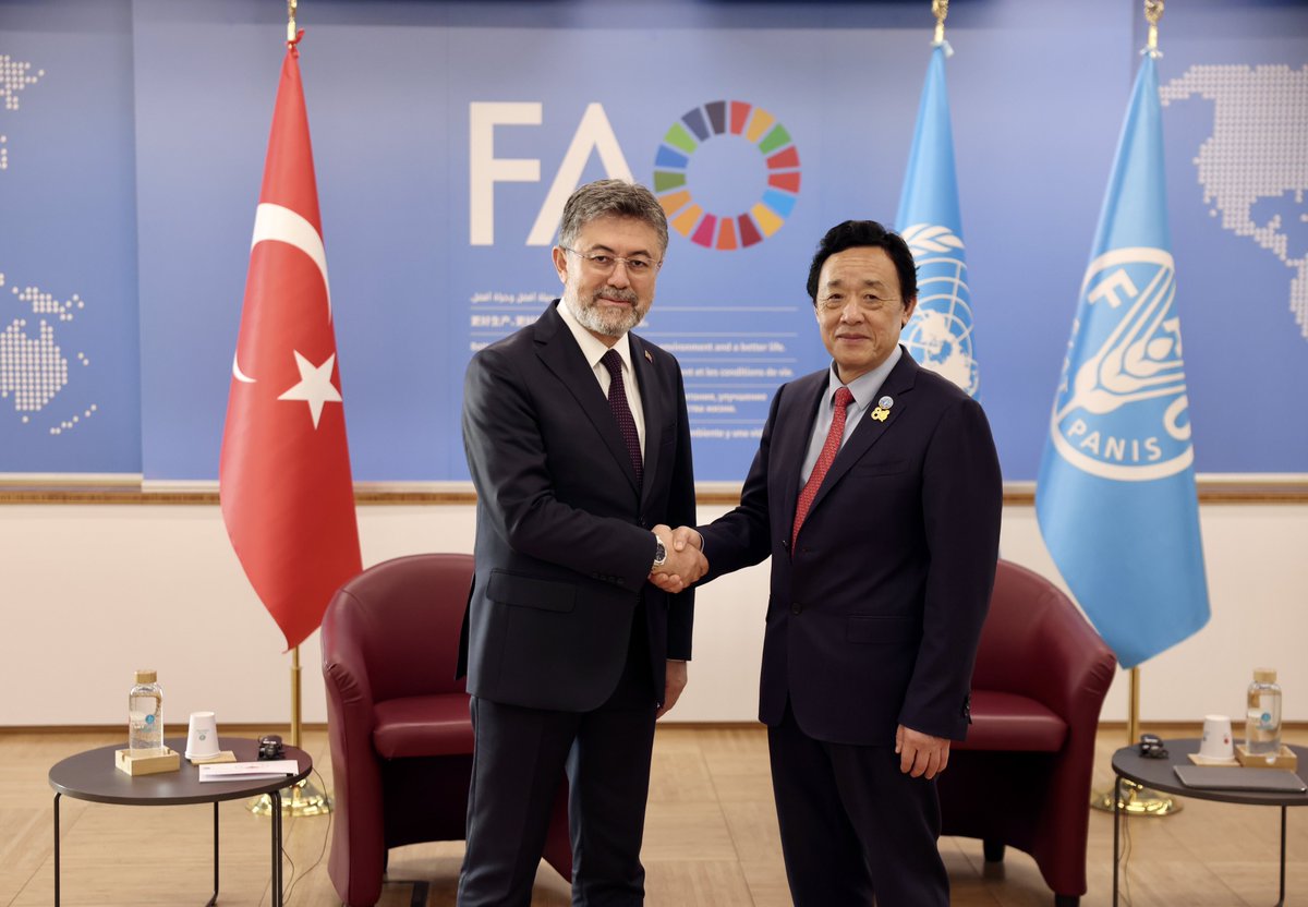 ibrahimyumakli's tweet photo. 🤝 BM Gıda ve Tarım Örgütü (FAO) Genel Direktörü Sayın QU Dongyu (@FAODG) ile küresel gıda güvenliği ve sürdürülebilir tarım politikalarımız üzerine verimli bir görüşme gerçekleştirdik. 

🇹🇷 Türkiye olarak, tarım ve su yönetimi alanındaki güçlü tecrübemizi uluslararası platformlara taşımaya ve FAO ile olan köklü iş birliğimizi daha da derinleştirmeye kararlıyız.

📍 İtalya