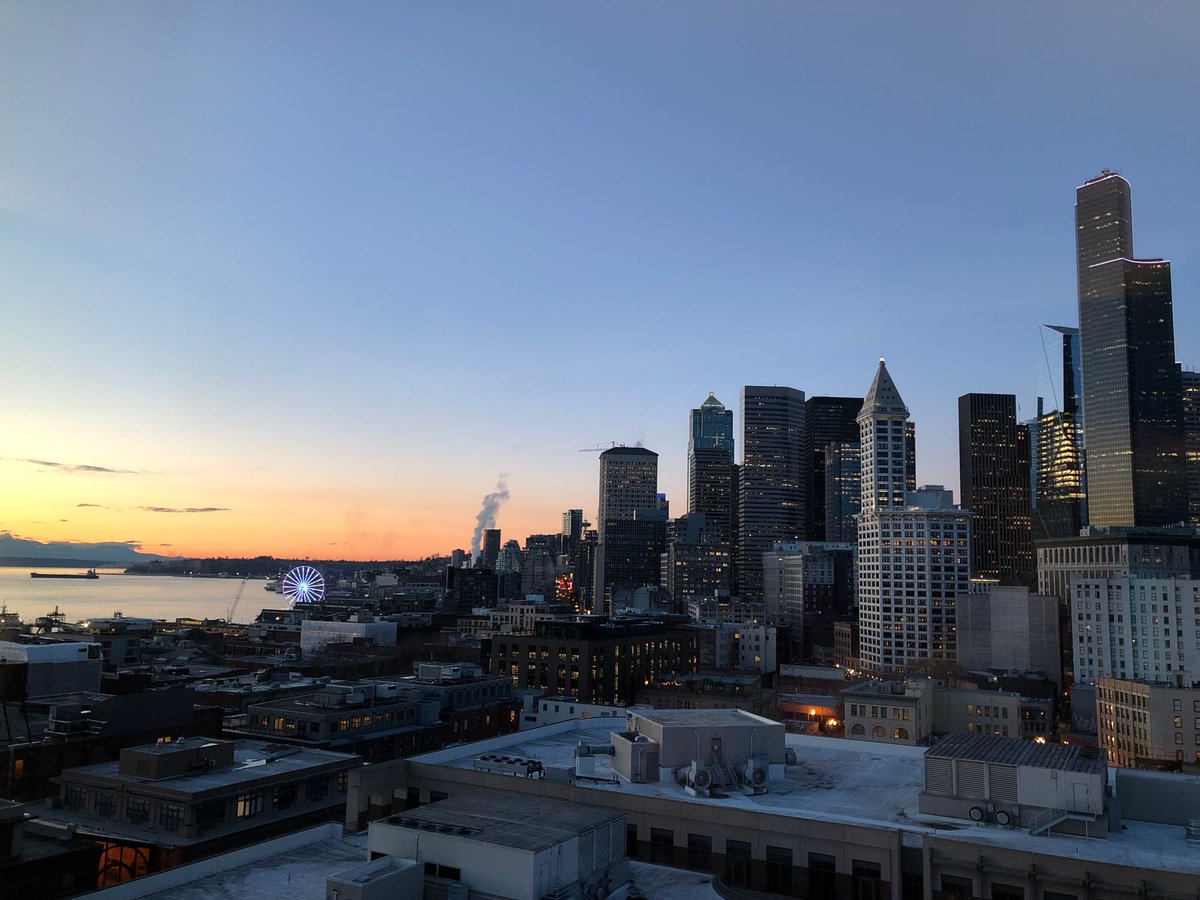 photoshoopshop's tweet photo. Seattle at Dusk. The skyline lighting up as the sun leaves the Sound.
#fineartphotography #landscapephotography #naturephotography #photoshoop https://t.co/zxAgRvBNSV