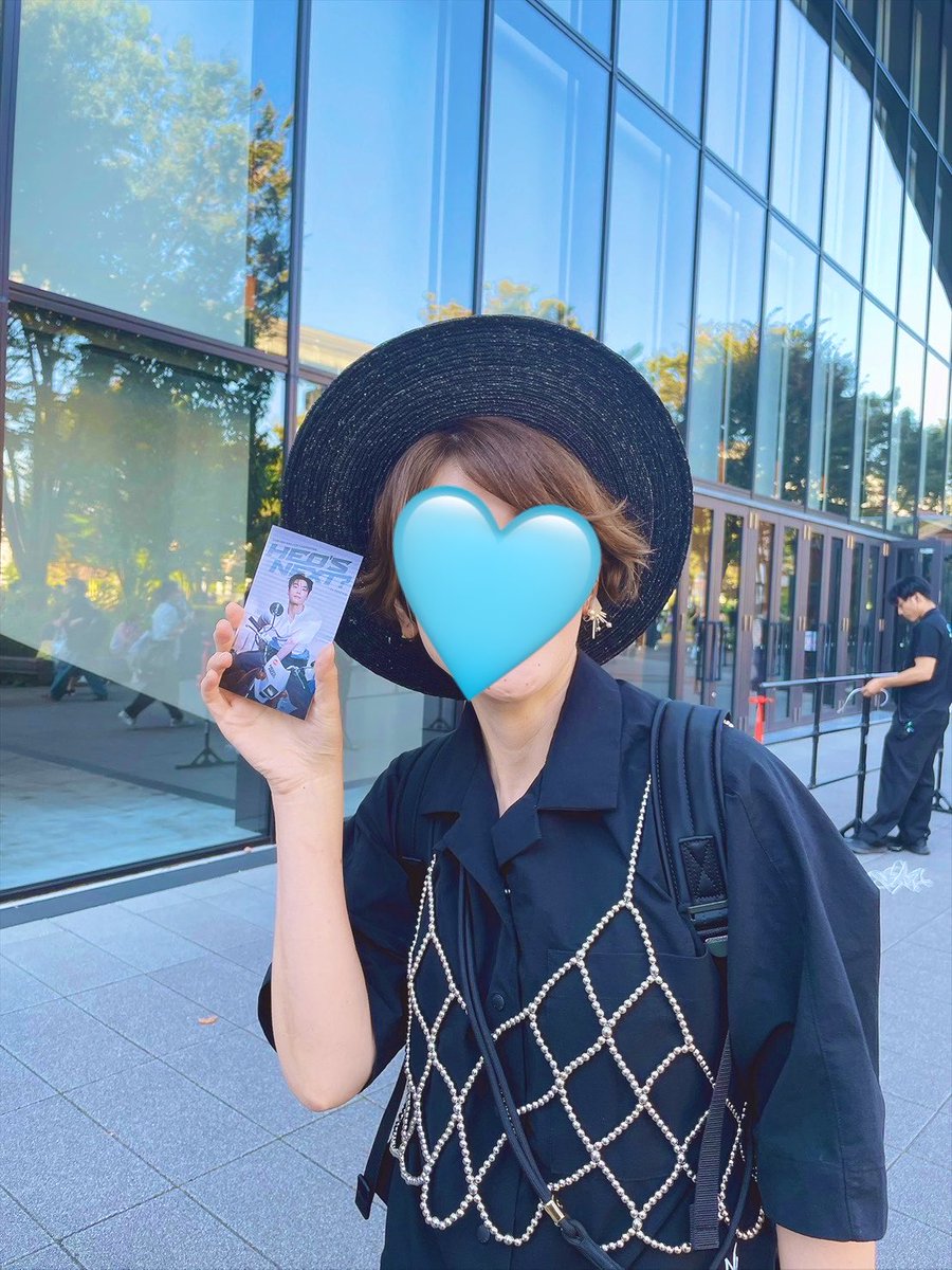 keypen2's tweet photo. 超個人的備忘録📝
初めて俳優のFCに入り、初ソンムルを作ってとっても素敵な方々と交換できて、ドレスコードシルバー🩶で慌てて用意した衣装を旦那に「鎖かたびら」と名づけられ、息子（5歳）には「お母さん戦いに行ったの？血は出てないかな」と心配された、とっても幸せな日。2026年10月12日🩵 https://t.co/2J3iB7OJuv