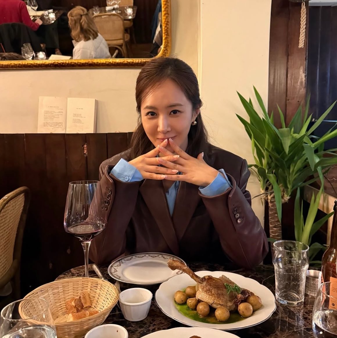 ssalgnowk_'s tweet photo. 밥 잘 사주는 예쁜 언니 https://t.co/nzBKHOx7tA