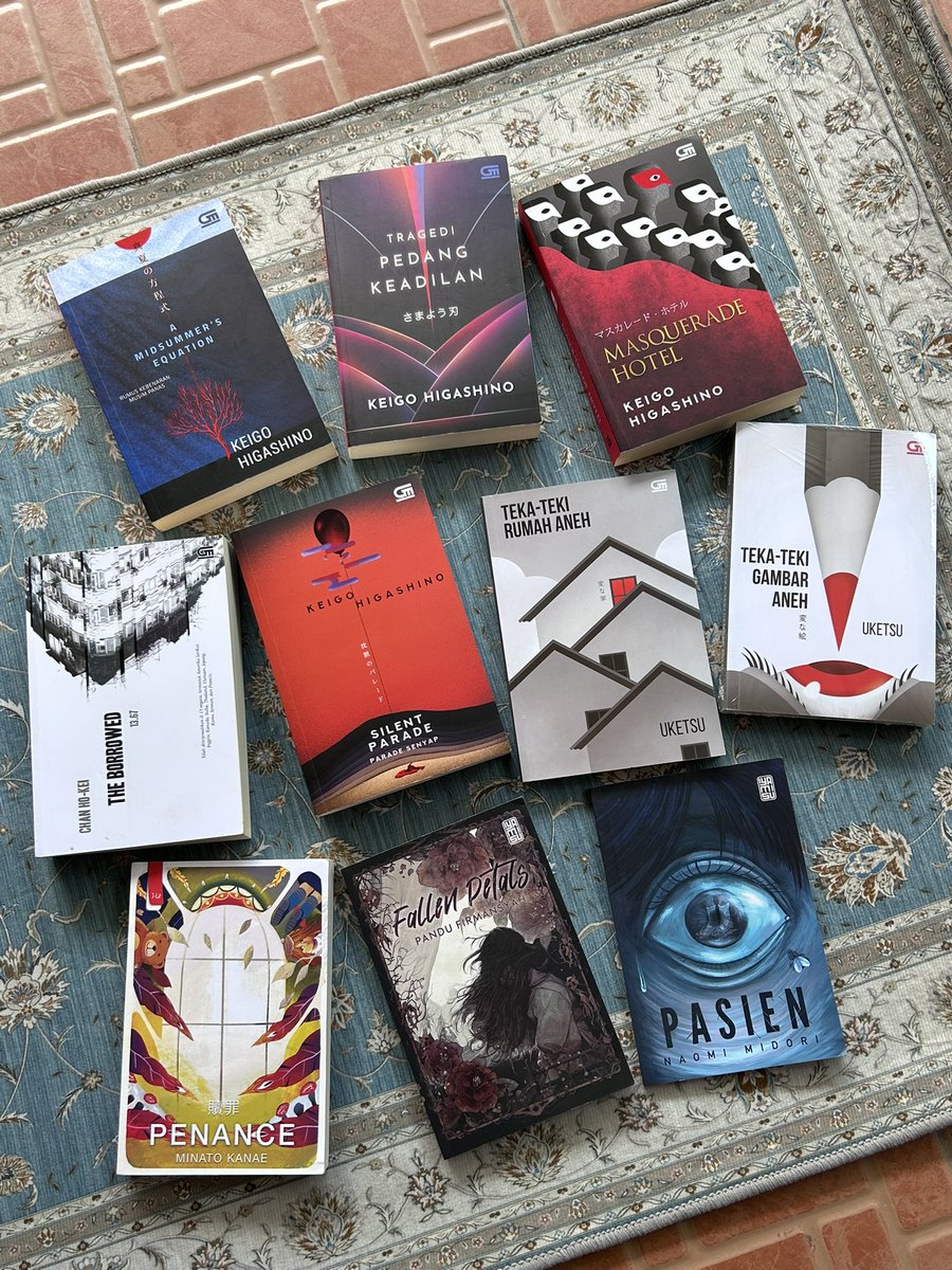 snoopywooreads's tweet photo. 🗣️ : I hate your taste in books. 
🙋🏻‍♀️ : DON’T CARE, I LOVE CTM BOOKS

GUYS PLEASE REKOMENDASIIN AKU BUKU CTM YG SERU DONGGG😵‍💫. BOLEH ENGLISH, TERJEMAHAN ATAUPUN LOKAL😋

BTW PENGEN KOLEKSI SEMUA BUKU KEIGO HIGASHINO YG UDAH DITERJEMAHIN😭 https://t.co/sJsj8Rmd2s
