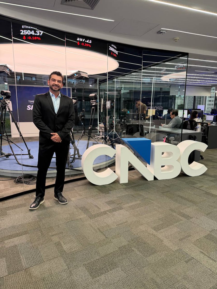 XDCNetwork's tweet photo. XDC Network was featured on @otimesbrasil  — CNBC, with Diego Consimo, Head of @xdc_latam , joining Marcelo Favalli on Fast Money to discuss tokenization and the evolution of blockchain-based financial infrastructure in Brazil.

With nearly BRL 8 billion — approximately USD 1.4 billion — in tokenized assets issued in Brazil, XDC Network is helping bring banks, securitization companies, credit originators, and other financial institutions on-chain.

@DConsimo 's work in the Brazilian market has been instrumental in expanding XDC’s institutional presence and strengthening its position as a leading infrastructure for tokenization in the country.

The growing visibility of tokenization in mainstream financial media reflects its increasing relevance to capital markets, connecting blockchain technology with real economic activity.

@XDCNetwork continues to support this transformation, building the infrastructure for institutional adoption at scale.

#XDCNetwork #Tokenization #RWA #Blockchain #TimesBrasil #CNBC #FastMoney #DigitalAssets #CapitalMarkets