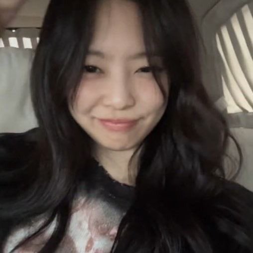 djennieo's tweet photo. i love u jennie kim https://t.co/pVWoIl1aYB