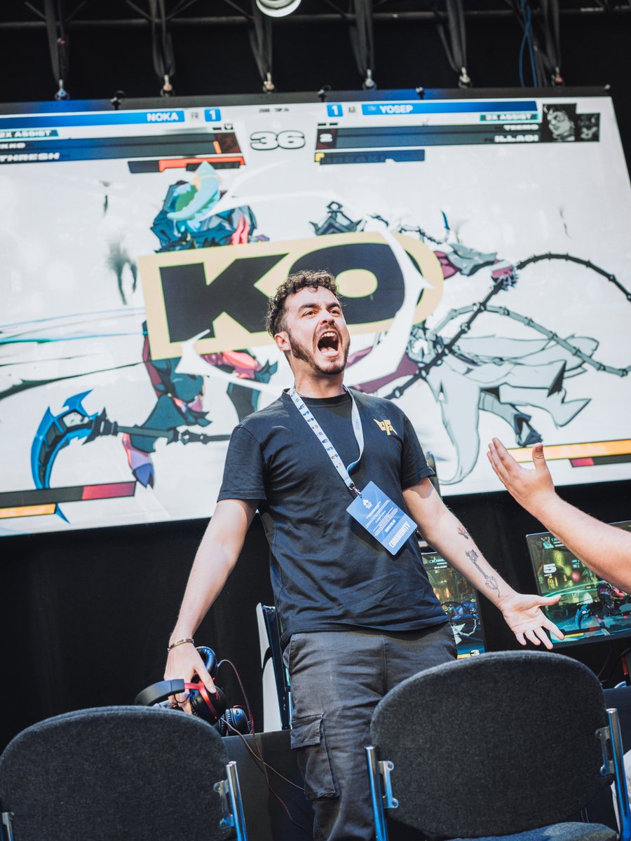 CarmPictures's tweet photo. J'ai eu la chance de pouvoir participer en tant que photographe à la dernière @2XKOFR à l'@Evo_France 

Un petit pincement au coeur de voir la page se tourner, mais ce fut un réel plaisir d'avoir pu suivre tous ces événements entouré de la commu française. 

Un grand merci à @Four_McCloud, @Lamsla1 et @planeswalkr pour la confiance et cette magnifique opportunité. 

(Et S/O à l'équipe de folie @baka_amutchi, @_Firestxne, @B00BI_, @LaChaineDeVic & @rskad 🫶)