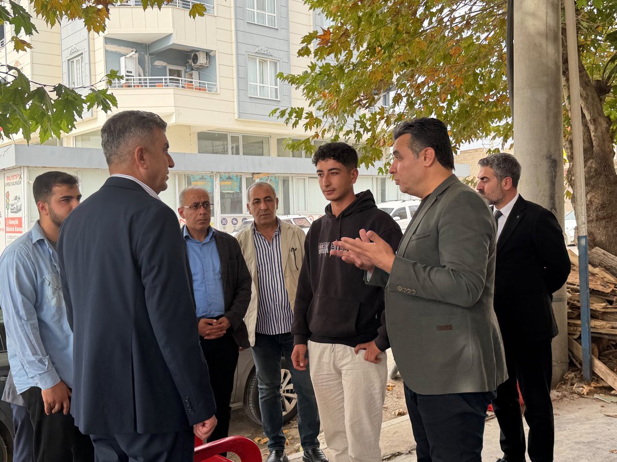 avmehmetakgun's tweet photo. BOZOVA’DA GÖNÜL GÖNÜLE ESNAF ZİYARETİ -1

İl Başkanımız Sayın M. İlhami Günbeği,İl ve İlçe Yönetim Kurulu üyelerimiz,Gençlik Kolları Başkanımız İbrahim Dartar ile birlikte Bozova’mızda kıymetli esnaf kardeşlerimizi ziyaret ettik.

Samimi sohbetler eşliğinde talep ve beklentilerini dinledik, gönüllerine misafir olduk. Bizleri içtenlikle karşılayan, güler yüzleri ve misafirperverlikleriyle bizleri mutlu eden tüm esnaf kardeşlerimize teşekkür ediyoruz.

Bizim siyasetimiz; milletimizle iç içe, esnafımızla omuz omuza, gönül gönüle olmaktır.

Bozova için hep birlikte çalışmaya, gönüllere dokunmaya ve hizmet yolunda kararlılıkla ilerlemeye devam edeceğiz.

#MilletimizleNiyetimizBir
@RTErdogan @Akparti   @abuyukgumus  @hakanaksu058 @farukaytek @bybekirbozdag @milhamigunbegi 
@malicevheri @AEminOnenOfis @ibrahimeyyupogl  @CYAZMAC @ProfDrDusak @HikmetBasak_63    @AieNacar @Malikurt14 @SbrKnk  @ahmtsamdanci @av_ipkdrmzoglu7 @dartar_ibrahim