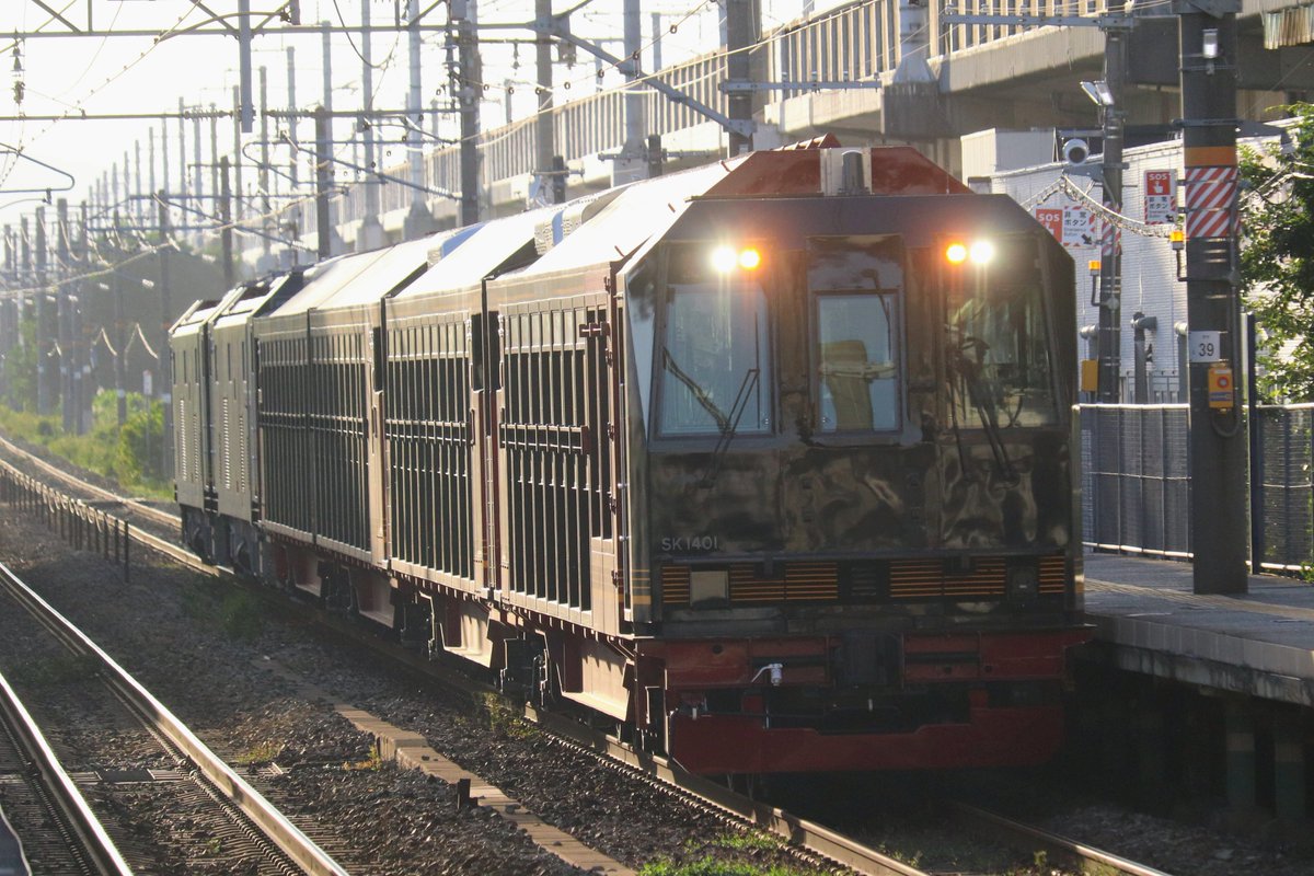 twihokuto's tweet photo. SK1000系④＋DEC743-1001（嵯峨野車）＋DEC743-7（宮原車）
嵯峨野トロッコ列車回送
2026.10.14 https://t.co/uqRZpUFZOs