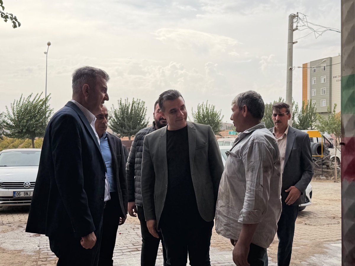 avmehmetakgun's tweet photo. BOZOVA’DA GÖNÜL GÖNÜLE ESNAF ZİYARETİ -2

İl Başkanımız Sayın M. İlhami Günbeği,İl ve İlçe Yönetim Kurulu üyelerimiz,Gençlik Kolları Başkanımız İbrahim Dartar ile birlikte Bozova’mızda kıymetli esnaf kardeşlerimizi ziyaret ettik.

Samimi sohbetler eşliğinde talep ve beklentilerini dinledik, gönüllerine misafir olduk. Bizleri içtenlikle karşılayan, güler yüzleri ve misafirperverlikleriyle bizleri mutlu eden tüm esnaf kardeşlerimize teşekkür ediyoruz.

Bizim siyasetimiz; milletimizle iç içe, esnafımızla omuz omuza, gönül gönüle olmaktır.

Bozova için hep birlikte çalışmaya, gönüllere dokunmaya ve hizmet yolunda kararlılıkla ilerlemeye devam edeceğiz.

#MilletimizleNiyetimizBir
@RTErdogan @Akparti   @abuyukgumus  @hakanaksu058 @farukaytek @bybekirbozdag @milhamigunbegi 
@malicevheri @AEminOnenOfis @ibrahimeyyupogl  @CYAZMAC @ProfDrDusak @HikmetBasak_63    @AieNacar @Malikurt14 @SbrKnk  @ahmtsamdanci @av_ipkdrmzoglu7 @dartar_ibrahim