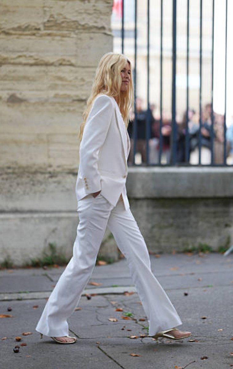37Lemons's tweet photo. "Be advised, there is a German male blond Sasquatch on the loose, he is huge and has wonky eyes...if seen, avoid engagement, and call the proper authorities immediately..."

Aging, curveless male model Claudia Schiffer 
Paris Fashion Week
Oct. 1, 2026

4) huge jaw &amp; neck https://t.co/JSuXvZWIUM