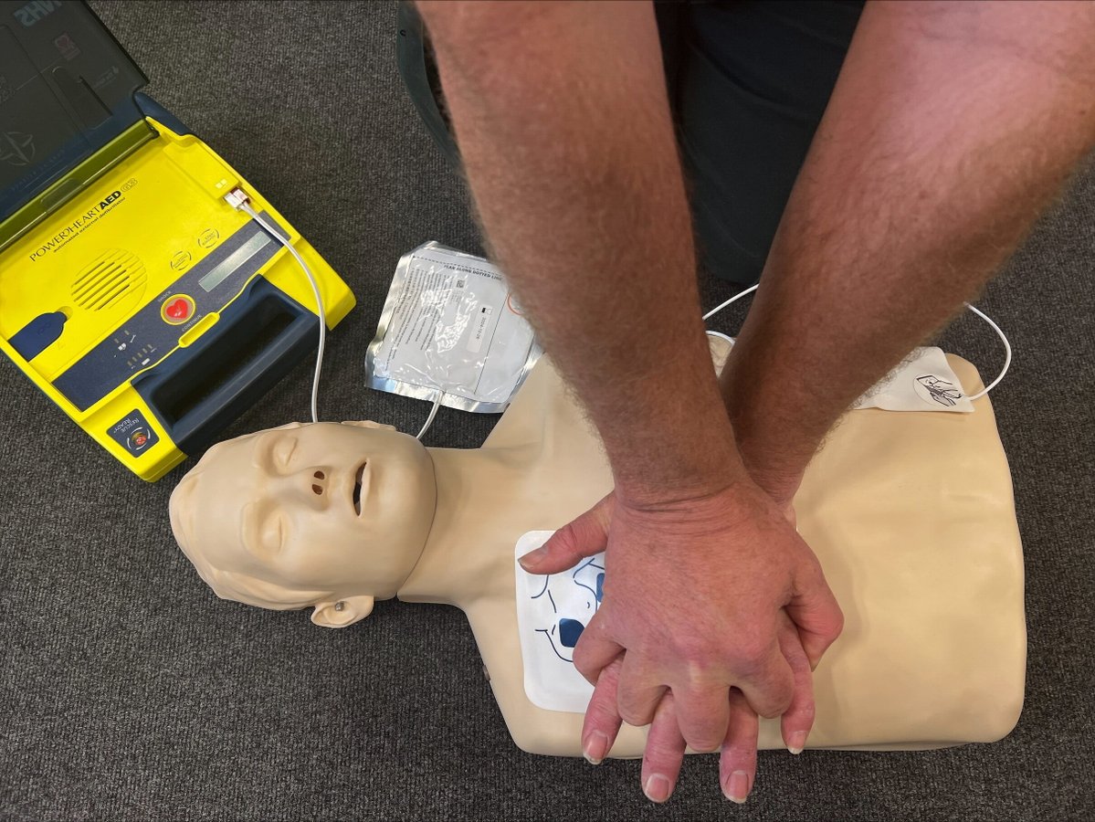 OFFICIALWMAS's tweet photo. NEWS: Free CPR Training in Shipston-on-Stour Launched to mark Restart A Heart Week

Read more: https://t.co/WbIuaOu1fH https://t.co/ZzMXxzq5F0