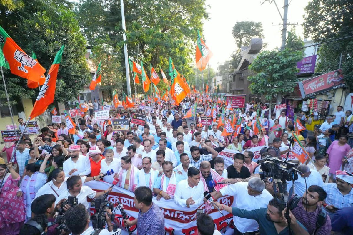 timesofindia's tweet photo. #InPics | Assam Chief Minister Himanta Biswa Sarma took a swipe at the Congress, tweeting, “Guwahati has spoken. Loud. Clear. United. Congress, its done bro.”
For the complete story, download the TOI App 👉 https://t.co/ogFaRsVinV
#HimantaBiswaSarma #Assam #Guwahati #BJP #Congress #INDIABloc #JanJagaran #SIR #ElectionCommission