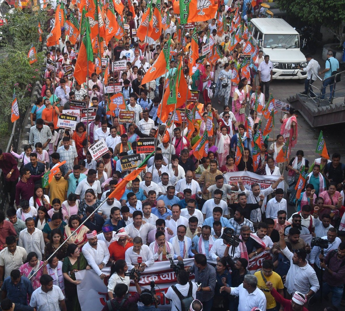timesofindia's tweet photo. #InPics | Assam Chief Minister Himanta Biswa Sarma took a swipe at the Congress, tweeting, “Guwahati has spoken. Loud. Clear. United. Congress, its done bro.”
For the complete story, download the TOI App 👉 https://t.co/ogFaRsVinV
#HimantaBiswaSarma #Assam #Guwahati #BJP #Congress #INDIABloc #JanJagaran #SIR #ElectionCommission
