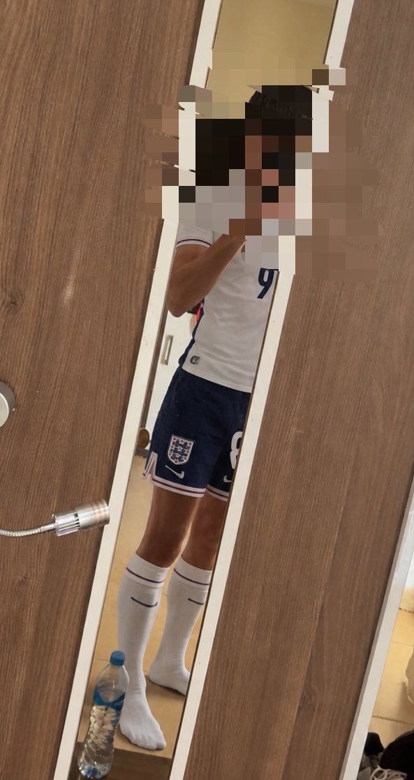 MasterFL_'s tweet photo. Fit af in a footie kit 💪🏻💪🏻 https://t.co/JWVOJ7jZEx