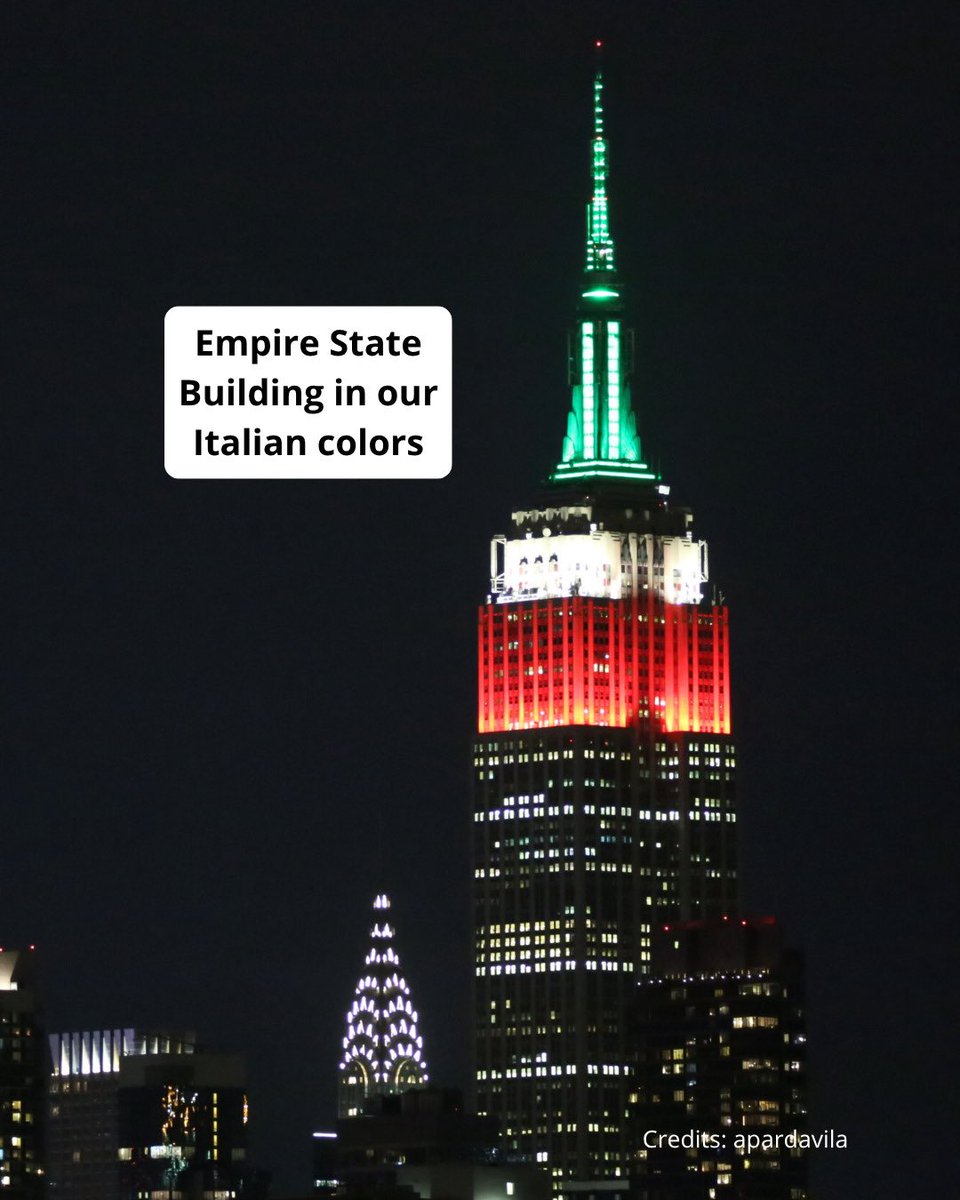 ItalyinUS's tweet photo. 🇮🇹🇺🇸  Just beautiful in green, white, and red! Bellissimo!
On Monday, the iconic Empire State Building in New York was illuminated in the colors of our Tricolore Italian flag to celebrate Italian American Heritage Month and Columbus Day. 
Ciao NYC! https://t.co/CL6ZaPOAXl