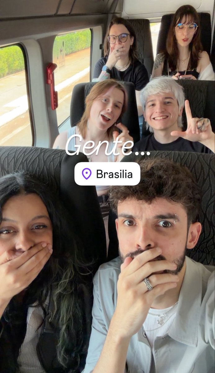 smbdyelses's tweet photo. MEU DEUS ELES TODOS INDO VER O LULA!!!!!!!! https://t.co/5j5PeVFenv