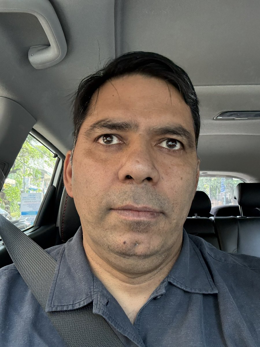 drrajiv_run's tweet photo. Asleep at 9:30, up at 2:30, fresh. 5,000 steps before 5 am, a 50-min second sleep, then a 5.13 km walk at 6. Day total: 17,747 steps, 13.4 km. Before electric light, many slept in two segments. Try it once. #Sleep #Productivity #CircadianRhythm #Fitness #Walking https://t.co/mjJ5uDX4mj