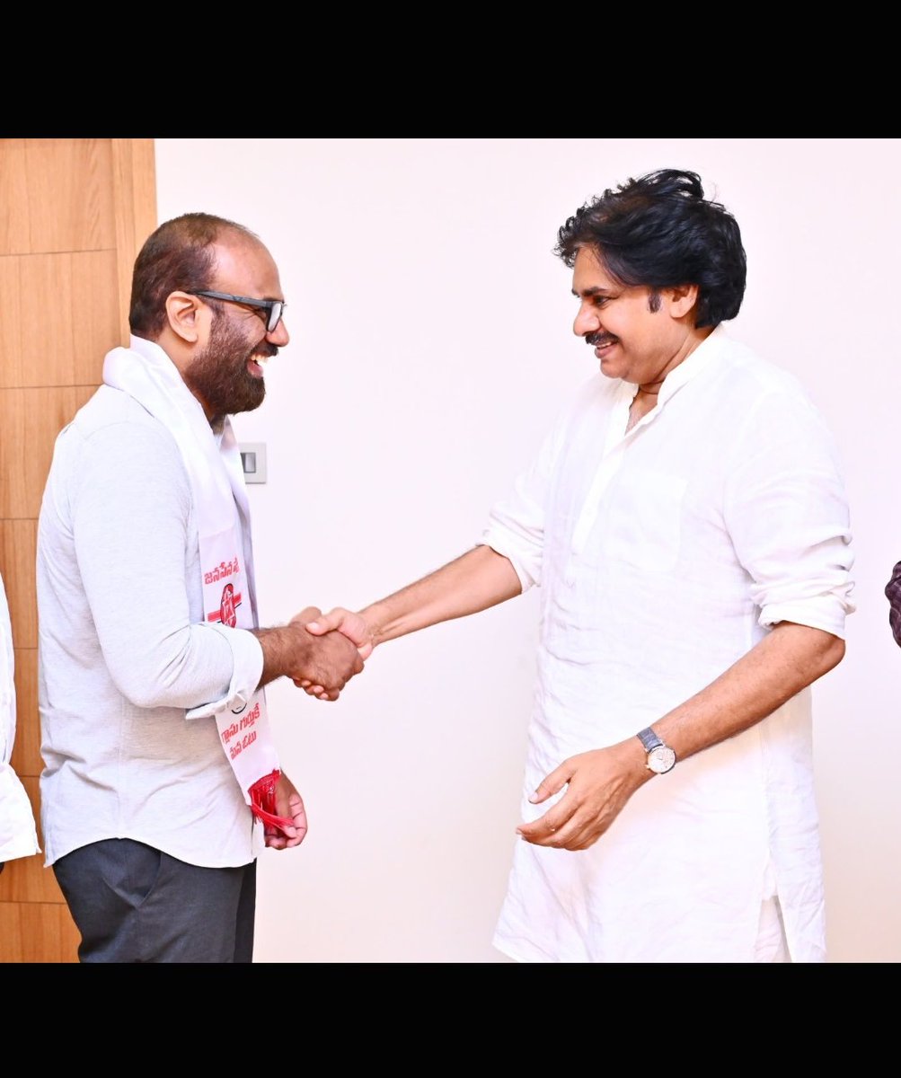 myway253's tweet photo. Welcome to janasena party @VangaveetiOffl garu ✊🔥💥 https://t.co/tq1xdXoDbO